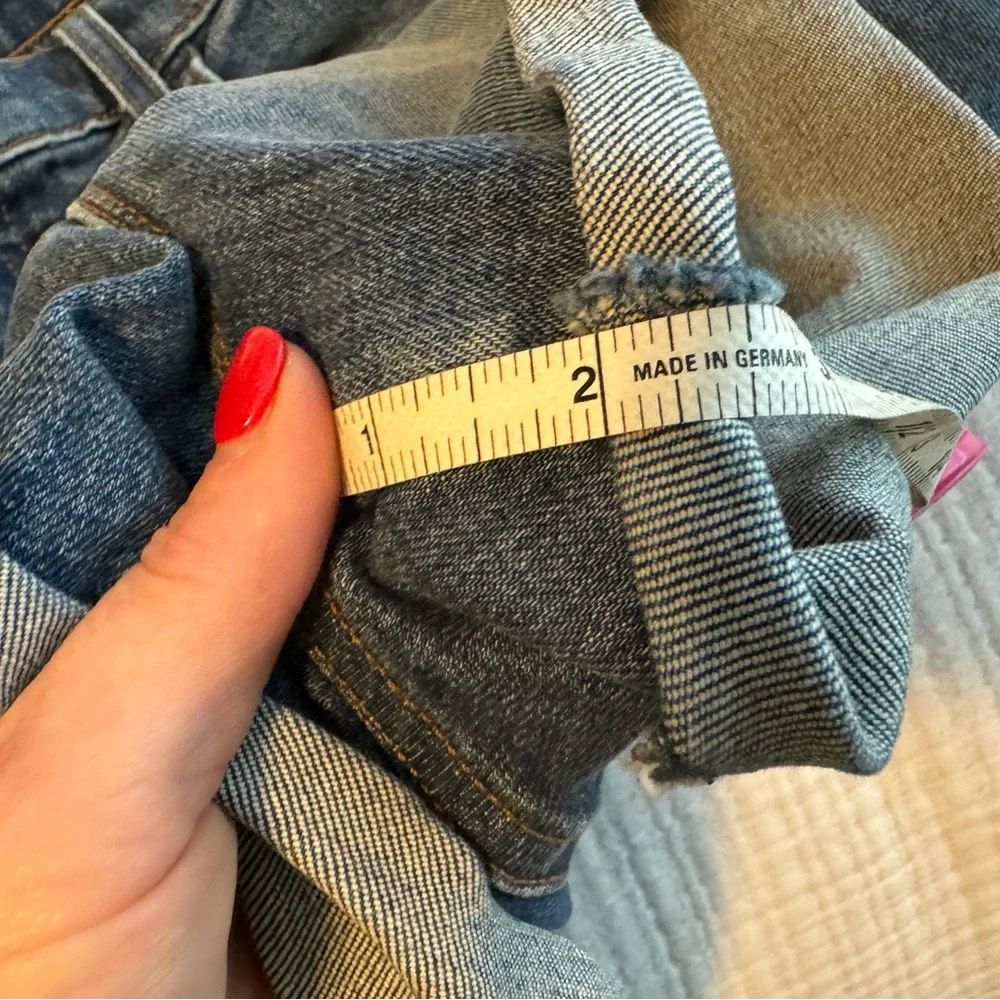 [J BRAND] Gracie High-Rise Cuffed Denim Shorts in ‘Jagger’ - Picture 11 of 11